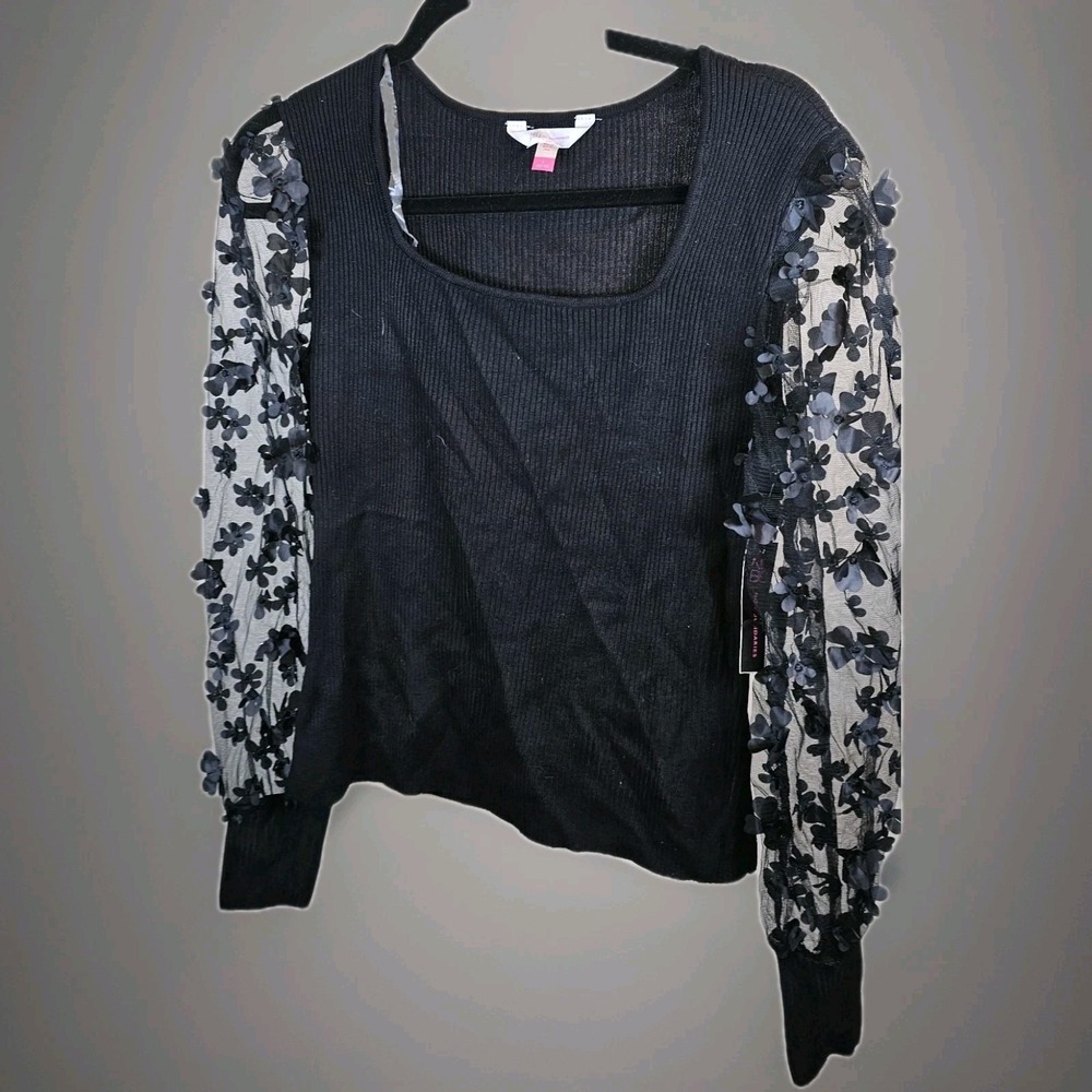 New!No Boundaries Black Square Neck Top W/Sheer Puff Sleeves W/Floral Appliqué.